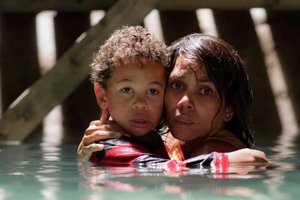Halle Berry et Sage Correa dans Kidnap (2017)