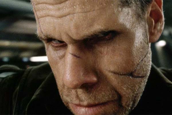 Ron Perlman dans Alien Resurrection (1997)