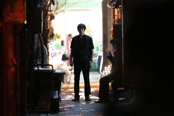 Kim Yoon-seok et Kang Dong-won dans The Priests (2015)