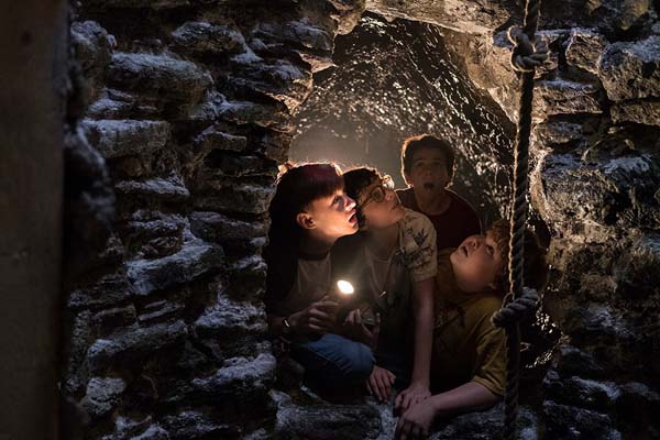 Jeremy Ray Taylor, Jaeden Lieberher, Finn Wolfhard, et Jack Dylan Grazer dans Ça (2017)