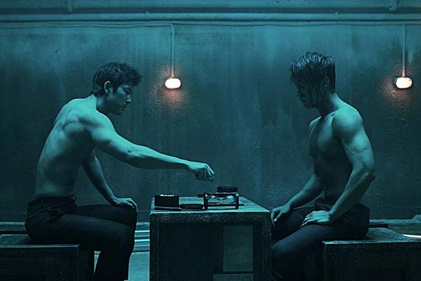 Jung Woo-sung et Choi Jin-hyuk dans The Divine Move (2014)