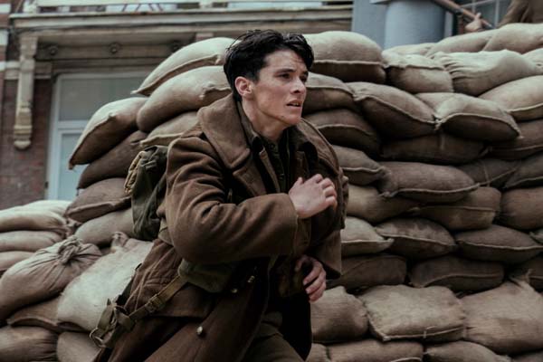Fionn Whitehead dans Dunkerque (2017)