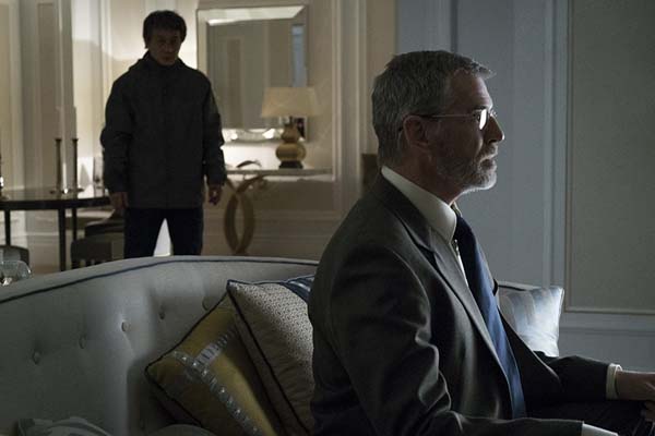 Pierce Brosnan et Jackie Chan dans The Foreigner (2017)