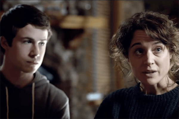 Piercey Dalton et Dylan Minnette dans The Open House (2018)