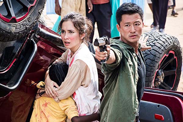 Wu Jing et Celina Jade dans Wolf Warrior 2 (2017)