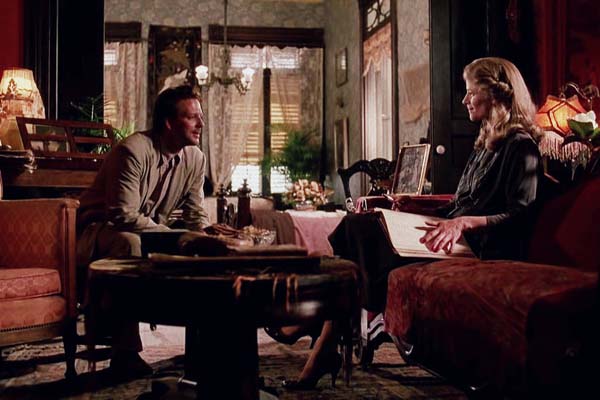 Mickey Rourke et Charlotte Rampling dans Angel Heart (1987)