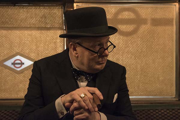 Gary Oldman dans Darkest Hour (2017)