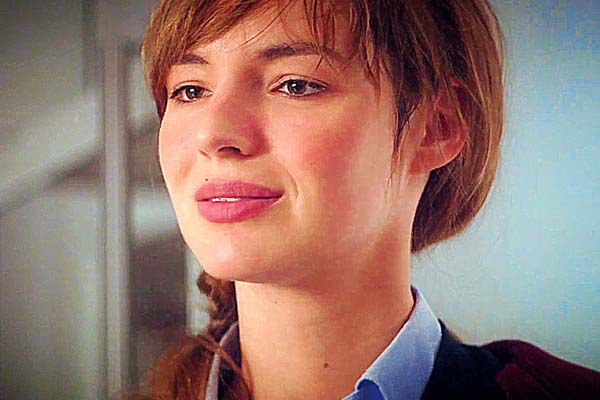 Louise Bourgoin dans L'un dans l'autre (2017)