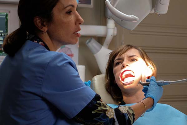 Louise Bourgoin et Aure Atika dans L'un dans l'autre (2017)