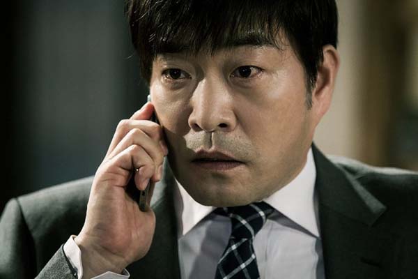 Son Hyun-joo dans The Phone (2015)