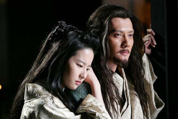Liu Yifei et Feng Shaofeng dans White Vengeance (2011)