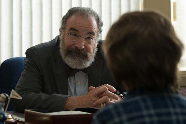Mandy Patinkin dans Wonder (2017)