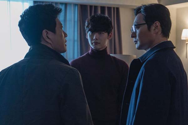 Kim Myung-min, Jang Dong-gun et Lee Jong-suk dans V.I.P. (2017)