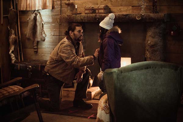 Jason Momoa et Sasha Rossof dans Braven (2018)