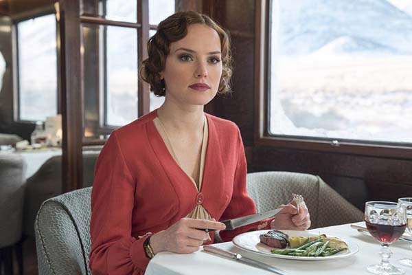 Daisy Ridley dans Le Crime de l'Orient-Express (2017)