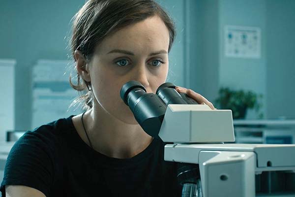 Taylor Schilling dans The Titan (2018)