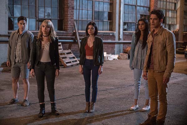 Tyler Posey, Lucy Hale, Sophia Ali, Hayden Szeto, et Violett Beane dans Action ou Vérité (2018)