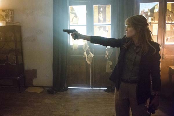 Rosamund Pike dans Opération Beyrouth (2018)