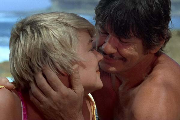 Charles Bronson et Hope Lange dans Un justicier dans la Ville (1974)