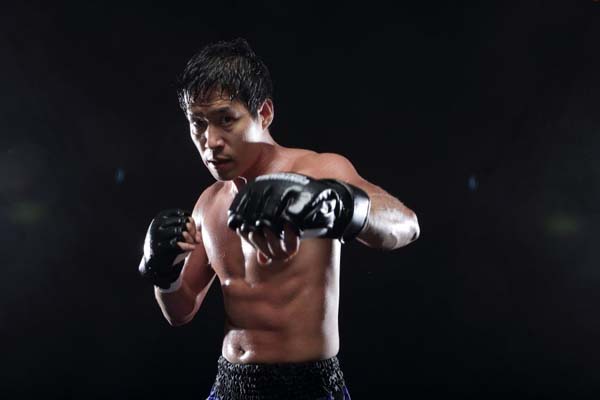 Yoo Jun-sang dans Fists of Legend (2013)