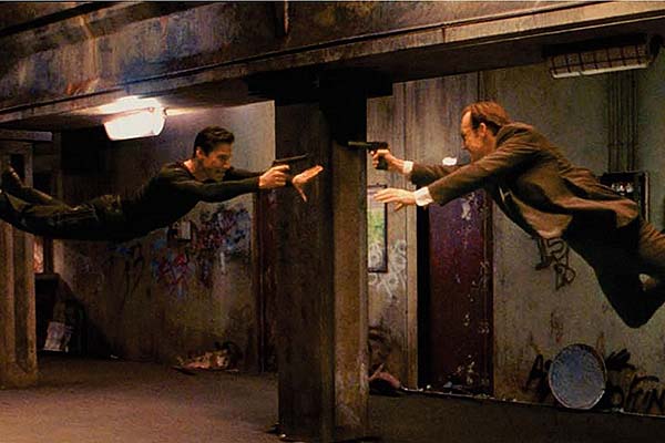 Keanu Reeves et Hugo Weaving dans The Matrix (1999)