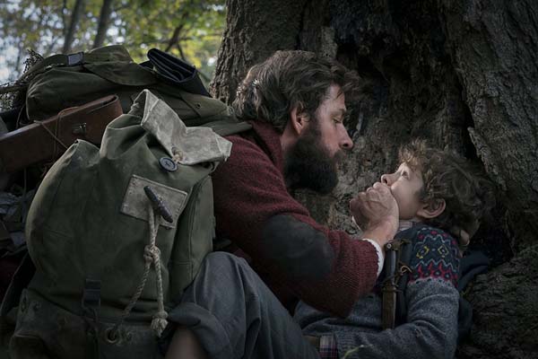 John Krasinski et Noah Jupe dans A Quiet Place (2018)