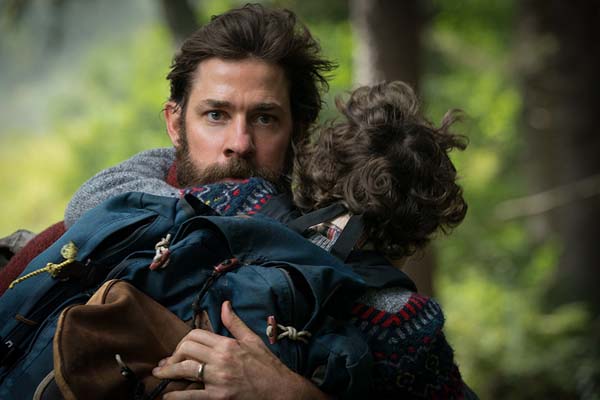 John Krasinski et Noah Jupe dans A Quiet Place (2018)