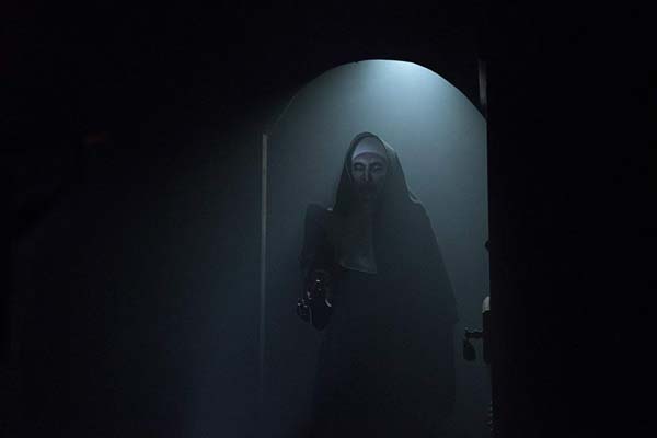 Bonnie Aarons dans The Nun (2018)