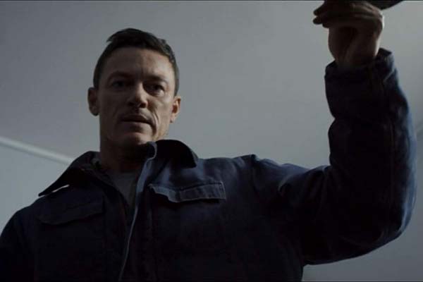 Luke Evans dans 10x10 (2018)