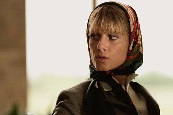 Mélanie Laurent dans Operation Finale (2018)