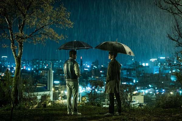 Kim Mu-yeol et Kang Ha-neul dans Forgotten (2017)