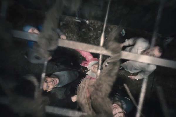 Anatoliy Belyy et Anfisa Vistingauzen dans Metro (2013)