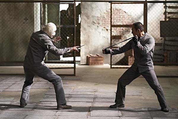 Bruce Khan et Park Hee-soon dans Revenger (2019)