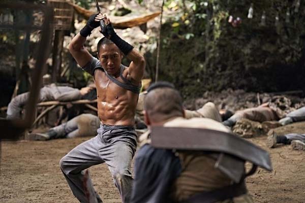 Bruce Khan dans Revenger (2019)