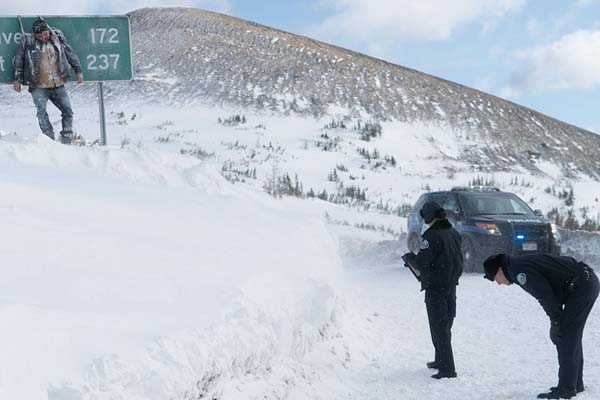 Emmy Rossum et John Doman dans Cold Pursuit (2019)