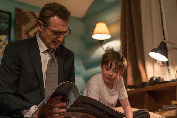 Liam Neeson et Nicholas Holmes dans Cold Pursuit (2019)