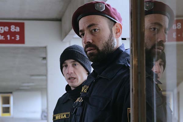 Laurence Rupp et Anton Noori dans Cops (2018)