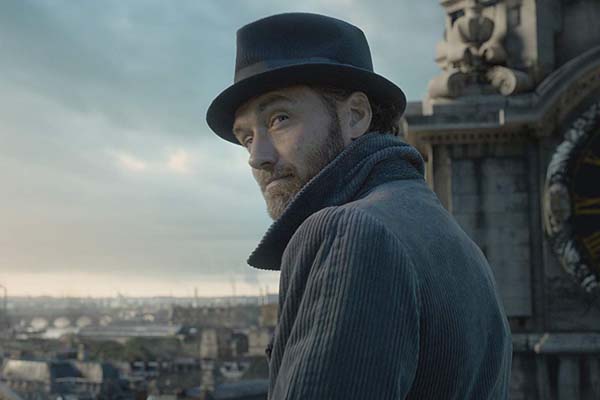 Jude Law dans Fantastic Beasts: The Crimes of Grindelwald (2018)