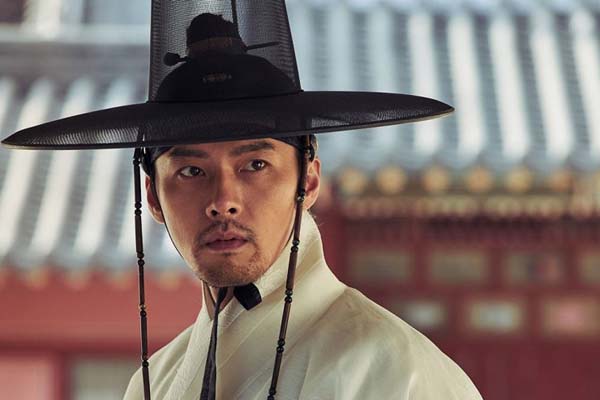 Hyun Bin dans Rampant (2018)