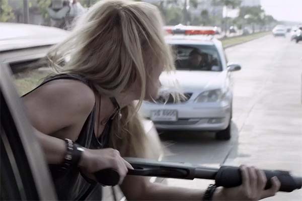 Madison McKinley dans Realms (2018)