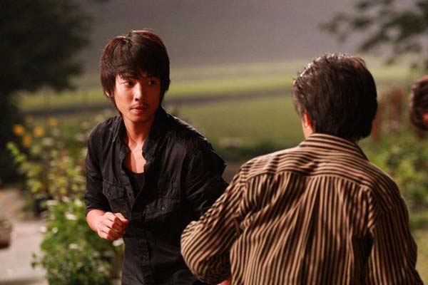 Jung Kyung-ho et Kim Yoon-seok dans Running Turtle (2009)