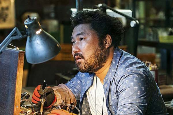 Ko Chang-seok dans The Con Artists (2014)