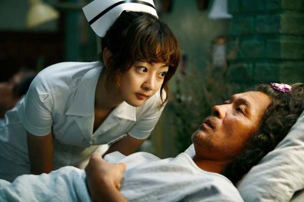 Seo Hyo-rim et Chun Ho-jin dans Enemy at the Dead End (2010)