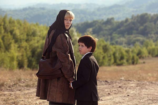 Léa Seydoux et Artemiy Spiridonov dans Kursk (2018)