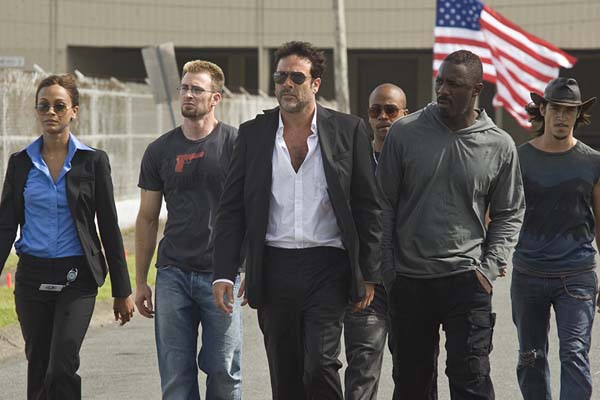 Idris Elba, Chris Evans, Jeffrey Dean Morgan, Zoe Saldana, Óscar Jaenada, et Columbus Short dans The Losers (2010)