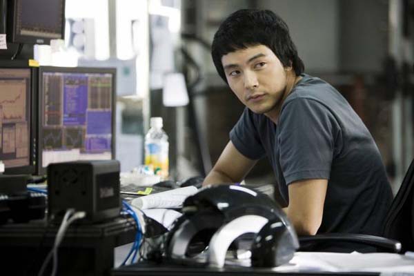 Park Yong-ha dans The Scam (2009)