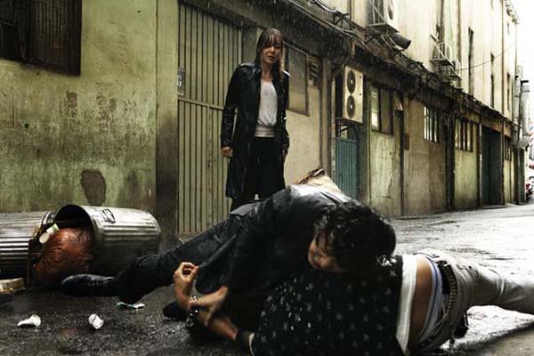 Park Hee-soon et Yunjin Kim dans Seven Days (2007)