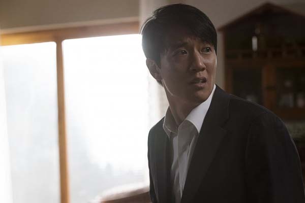 Kim Rae-won dans RV: Resurrected Victims (2017)