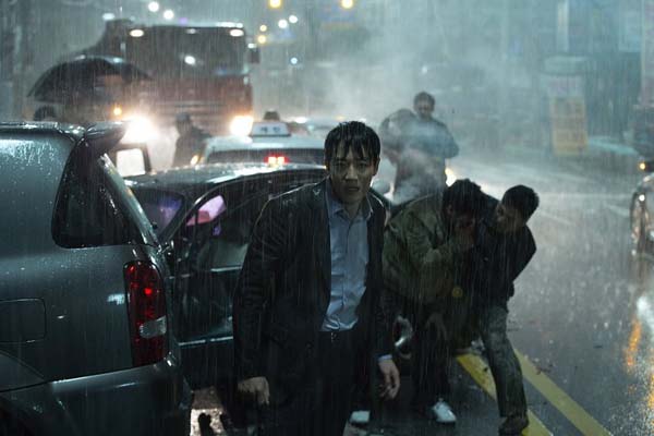 Kim Rae-won dans RV: Resurrected Victims (2017)