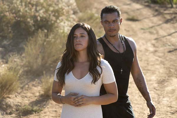 Gina Rodriguez et Ismael Cruz Cordova dans Miss Bala (2019)